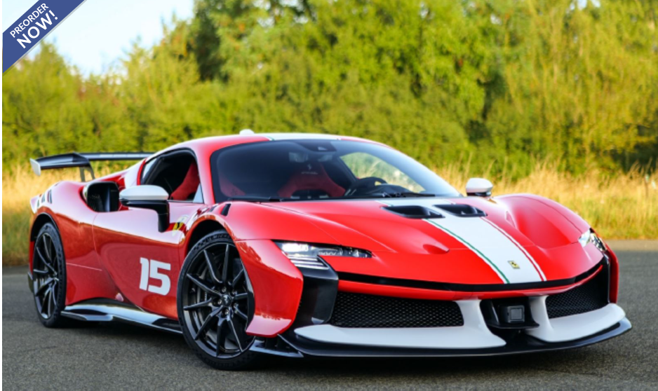 Ferrari SF90 XX Stradale Rosso Corsa con bandiera 