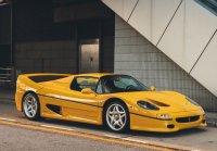 Ferrari F50 Coupe Giallo - interni neri e luci anteriori nere