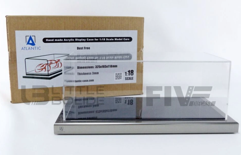 Display Case with Black and Metal base 325x165x125