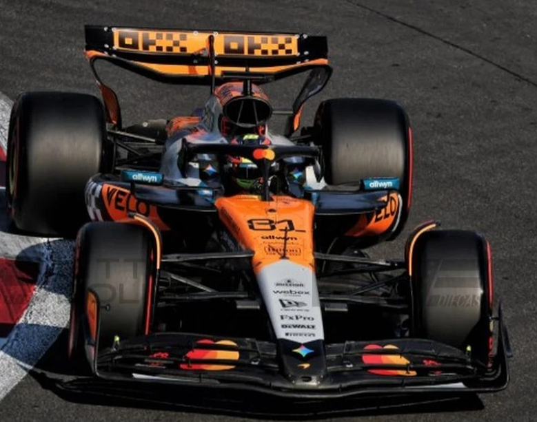 MCLAREN FORMULA 1 TEAM MCL39 - OSCAR PIASTRI - MEX