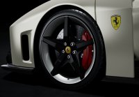 Ferrari F80 optional carbonio Bianco Italia - cerchi bicolor carbonio e silver