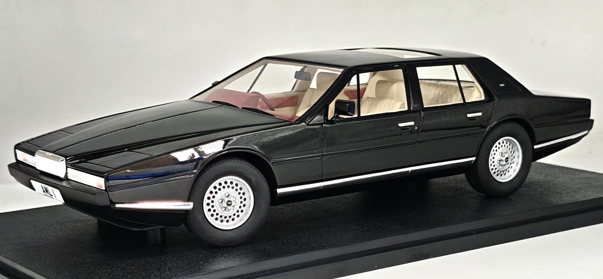 ASTON MARTIN - LAGONDA S2 1985 - BLACK