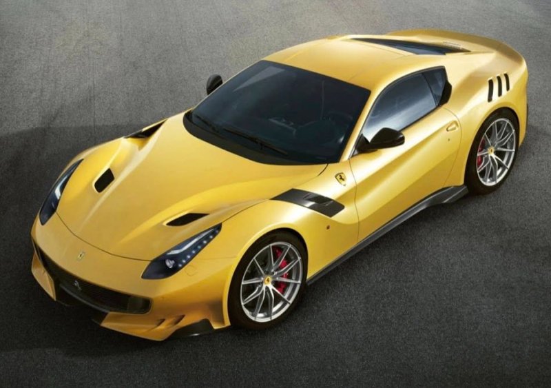 Ferrari F12tdf schaalmodel 1/12 van Looksmart