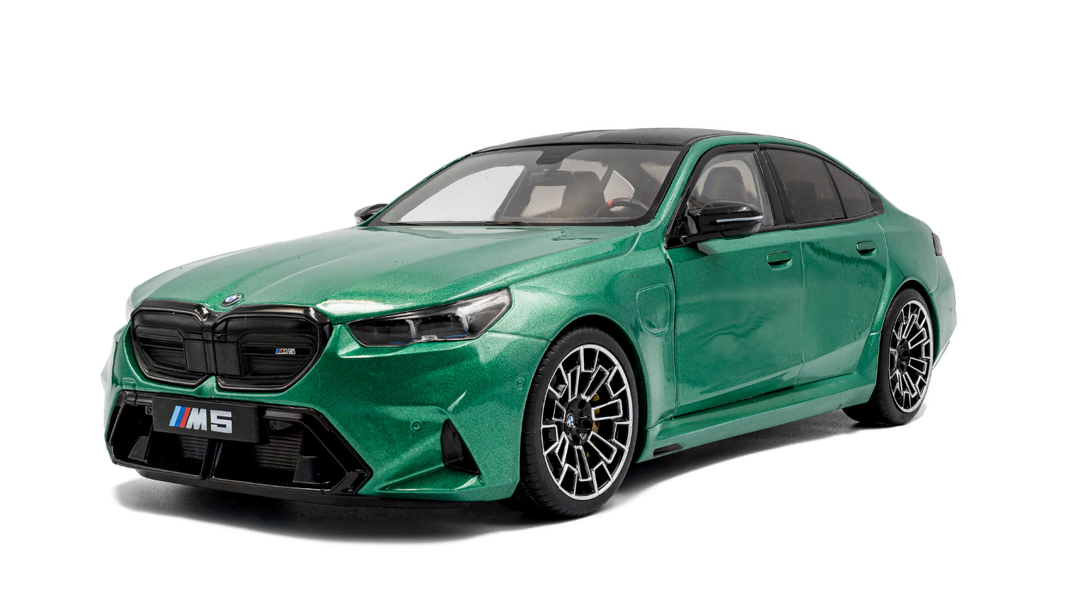 BMW M5 – M Isle of Man Green Metallic – 2025