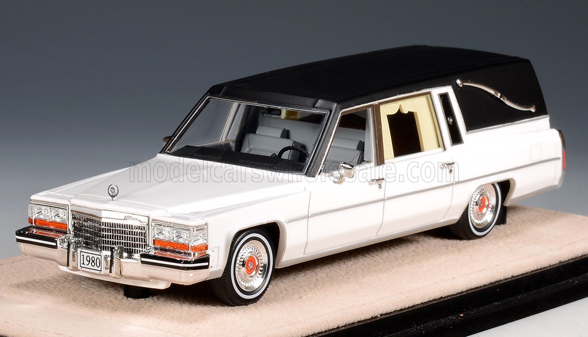 CADILLAC - SUPERIOR 1980 - HEARSE - WHITE BLACK