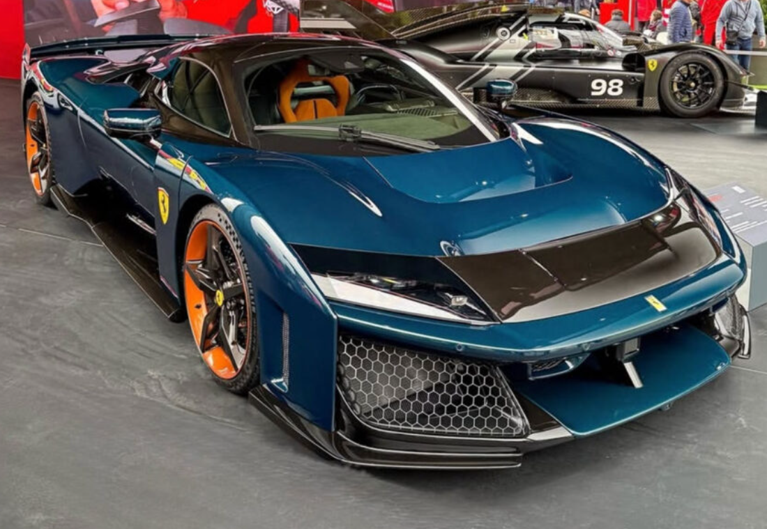 FERRARI - F80 2024 -  WITH SHOWCASE - FULL BLUE CA