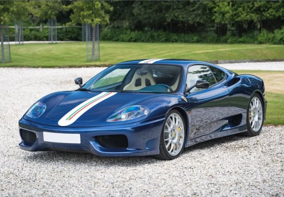 Ferrari 360 Challenge Stradale Blu Tour de France e bandiera italiana