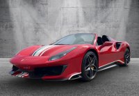 Ferrari 488 Pista Spider Rosso Corsa con bandiera italiana