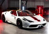 Ferrari 458 Speciale A spider Bianco Italia con strisce nero-rosso
