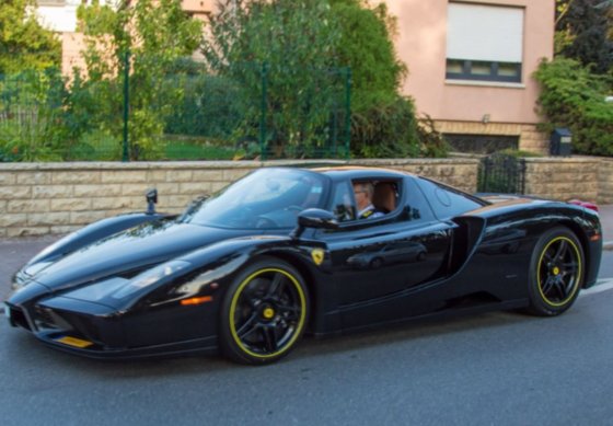 Ferrari Enzo diecast apribile Nero DS - cerchi nero e giallo - Luxury pack