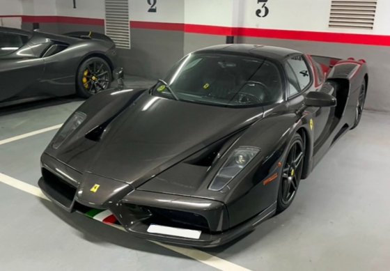 Ferrari Enzo diecast apribile Full carbon - bandiera Italiana - Luxury pack