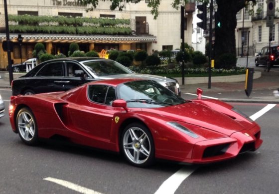 Ferrari Enzo diecast apribile F1 2007 red - cerchi silver - Luxury pack