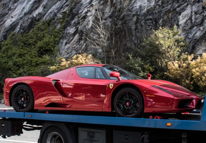Ferrari Enzo diecast apribile F1 2007 red - cerchi rosso e nero - Luxury pack