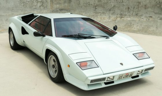 Lamborghini Countach 5000 QV White 18S1229 - 1:18