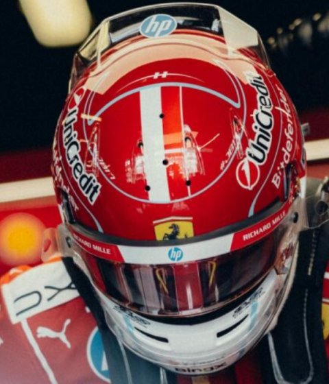 Charles Leclerc Scuderia Ferrari 2026 helm schaal 1/5 door Looksmart