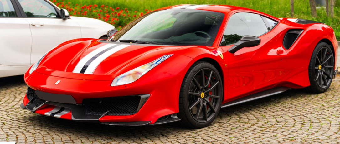 Ferrari 488 Pista Rosso Corsa con cerchi e aletton