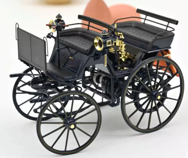 Daimler motorrijtuig 1886 donkerblauw