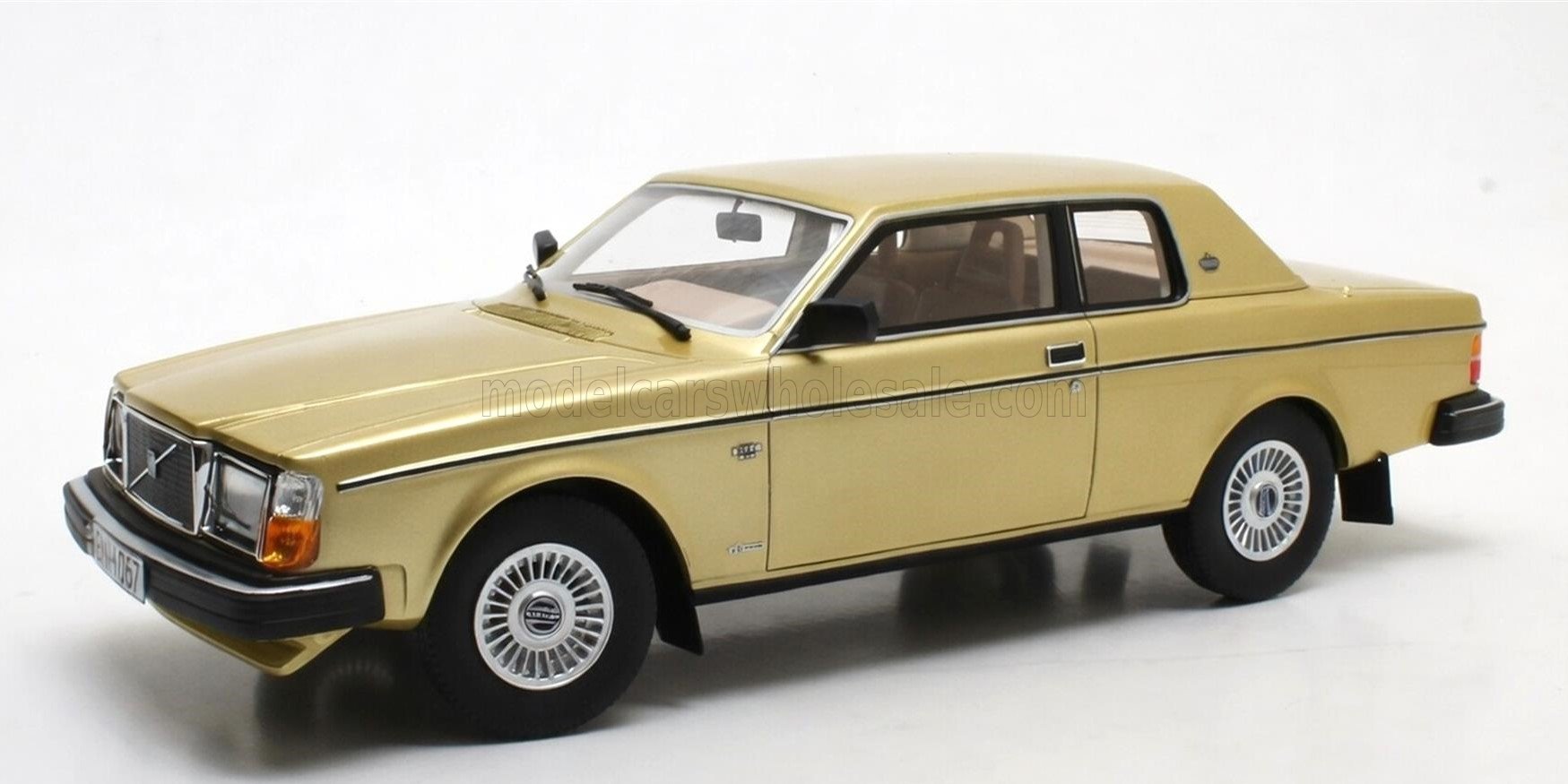 VOLVO - 262C BERTONE 1981 - GOLD MET