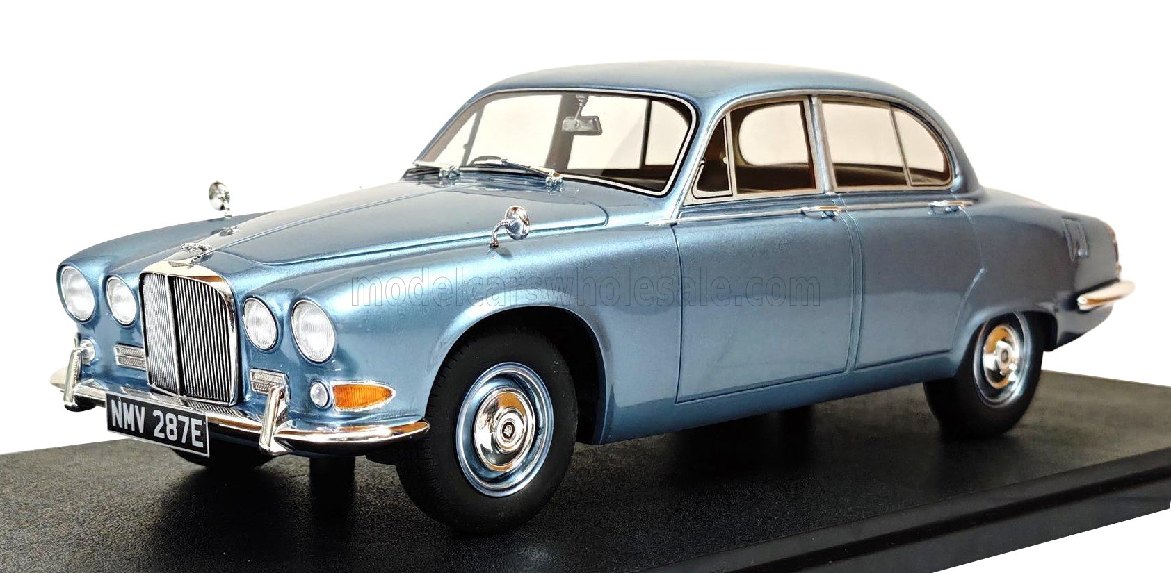 JAGUAR - 420 1967 - LIGHT BLUE MET