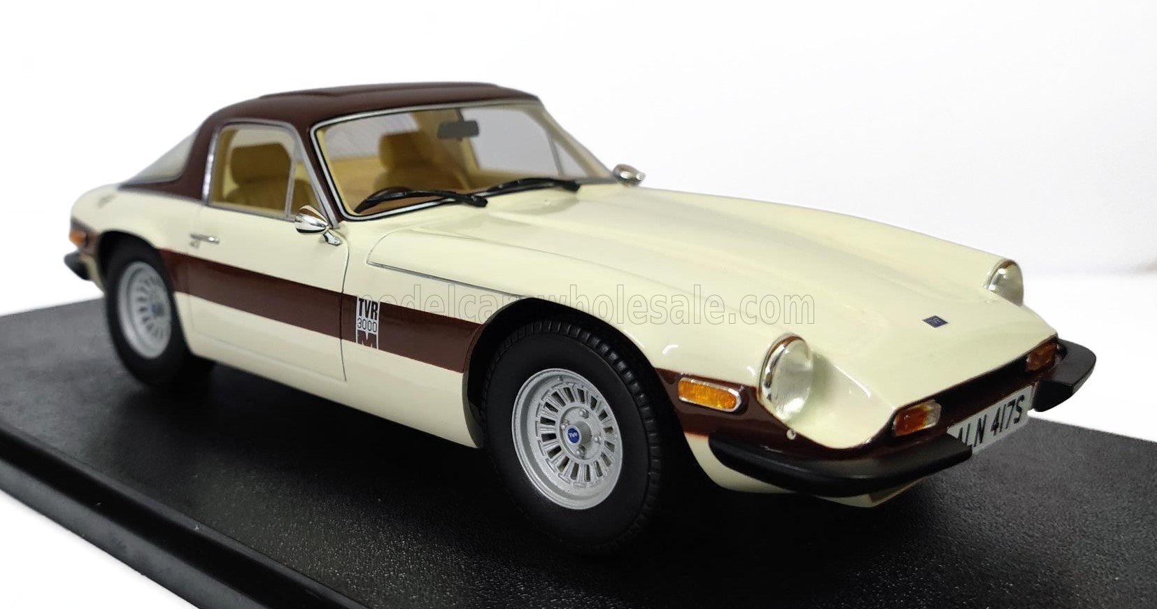TVR - 3000M 1973 - CREAM BROWN