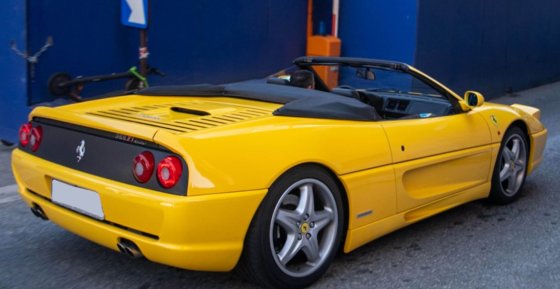 Ferrari 355 F1 Spider 1/18 BBR schaalmodel