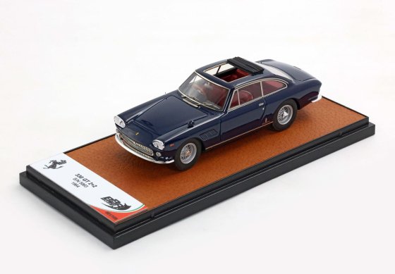 Ferrari 330 GT 2+2 modèle réduit 1/43 par BBR