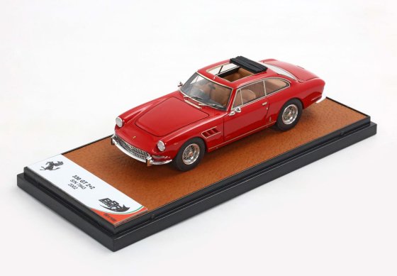 Ferrari 330 GT 2+2 phare unique Rouge 1/43 BBR