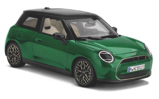 MINI Cooper SE 2023 British Racing Green 1/18 Dealer Model