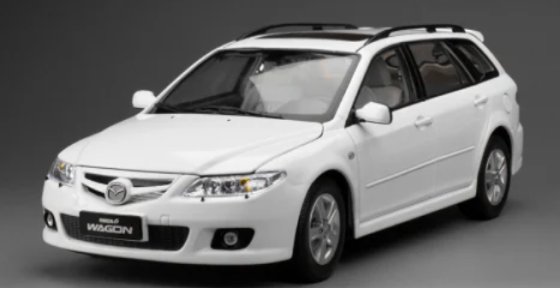 Mazda 6 Wagon 1/18 schaalmodel van Sunstar