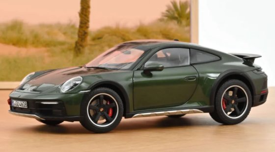 Porsche 911 Dakar 2023 eikengroen metallic