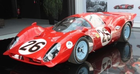 Ferrari 412P #26 modèle réduit 1/18 par TOPMARQUES