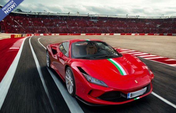 Ferrari F8 Tributo spider rosso corsa con striscia Italia