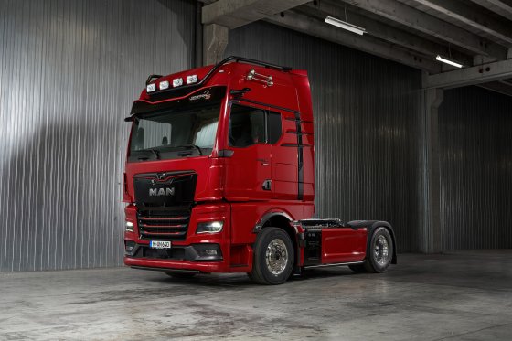 MAN - TGX 18.520 TRACTOR TRUCK 2-ASSI 2025 - RED